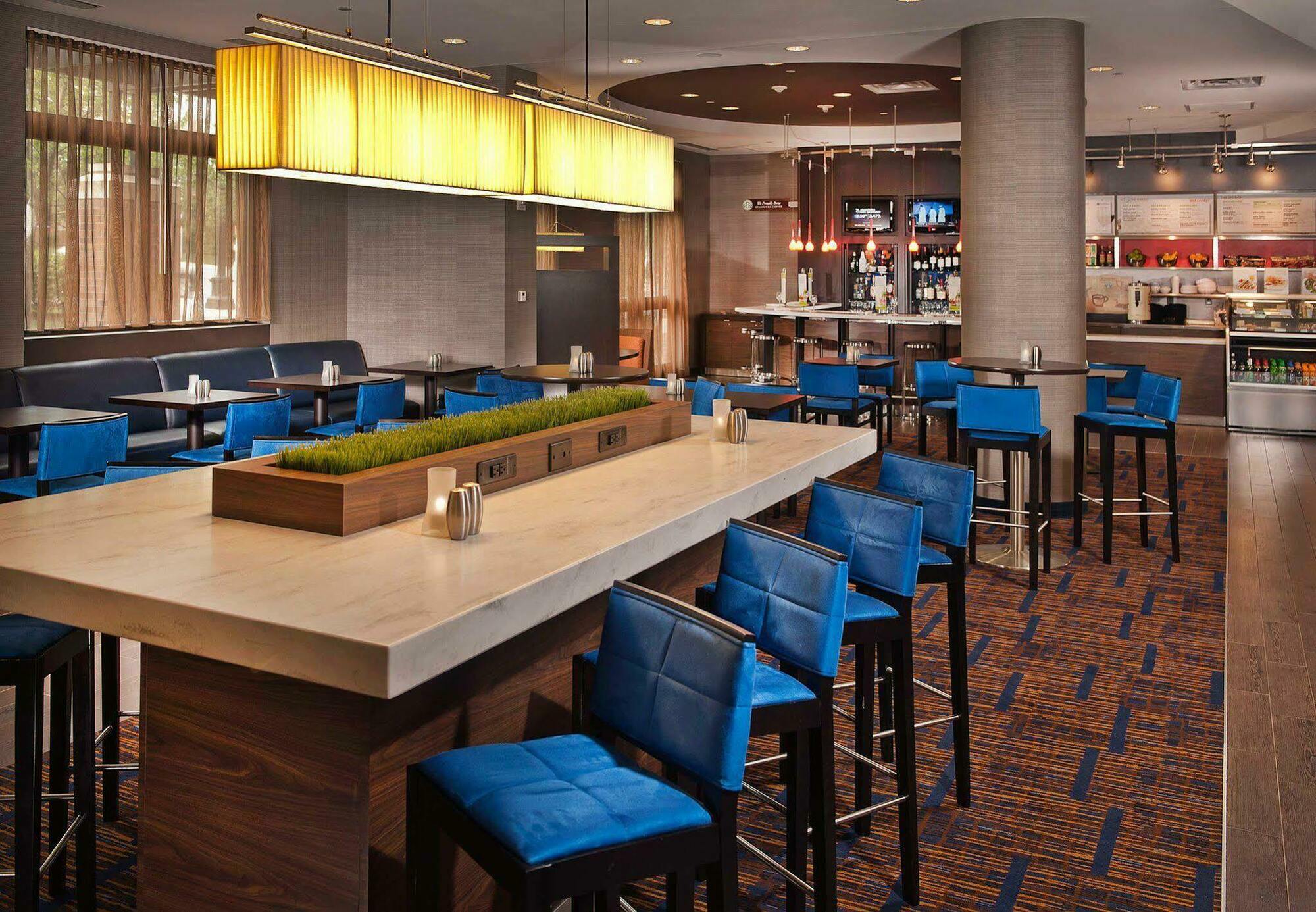 Courtyard Dunn Loring Fairfax Hotel 3*